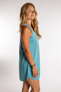 Sophie is wearing the Aqua in S/M