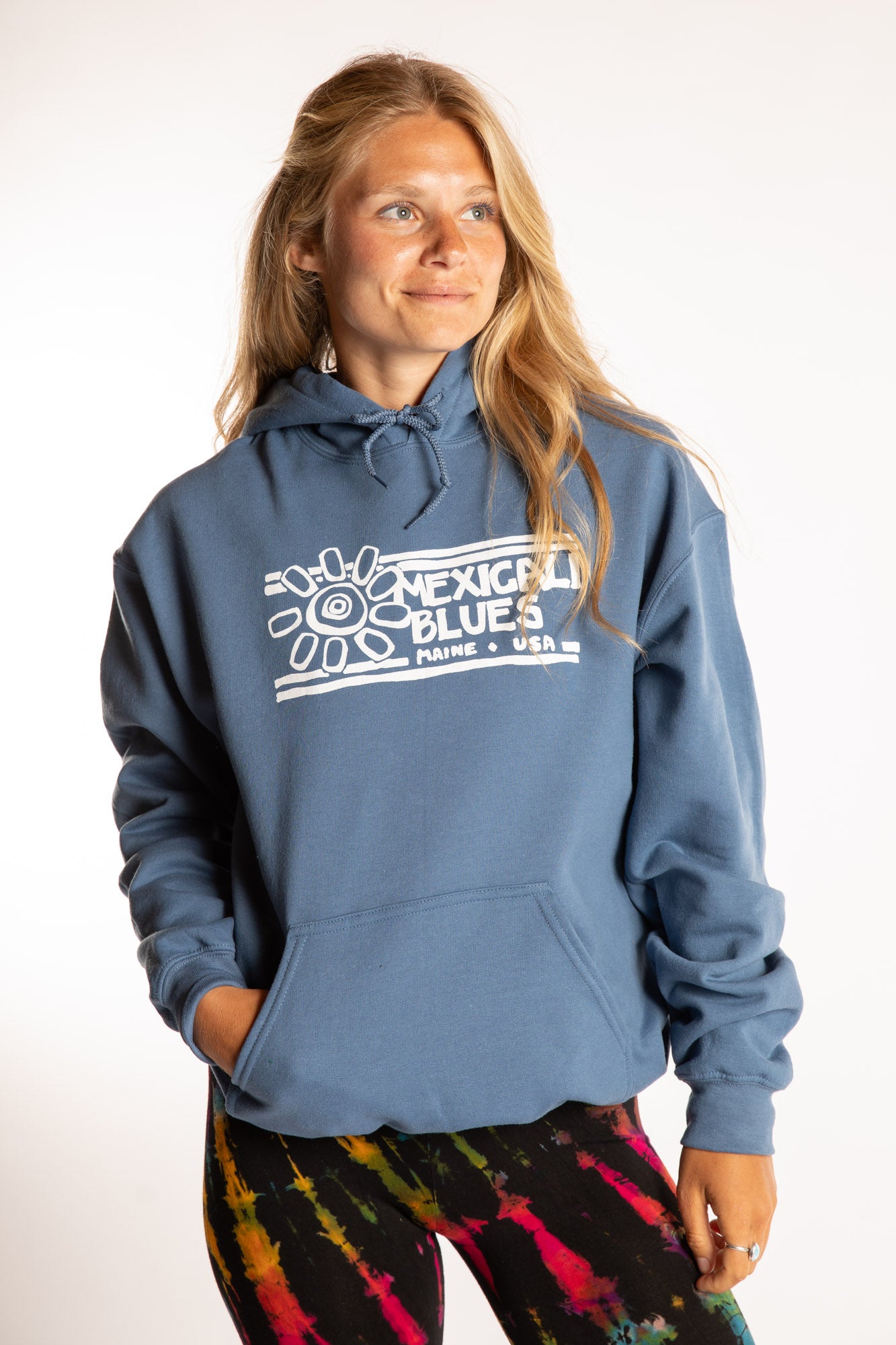 Sophie is wearing Size S in the Mexicali Blues Logo Hoodie in Indigo