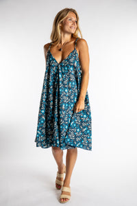 Sophie is wearing the one size Puri Printed Cotton Dress in Navy