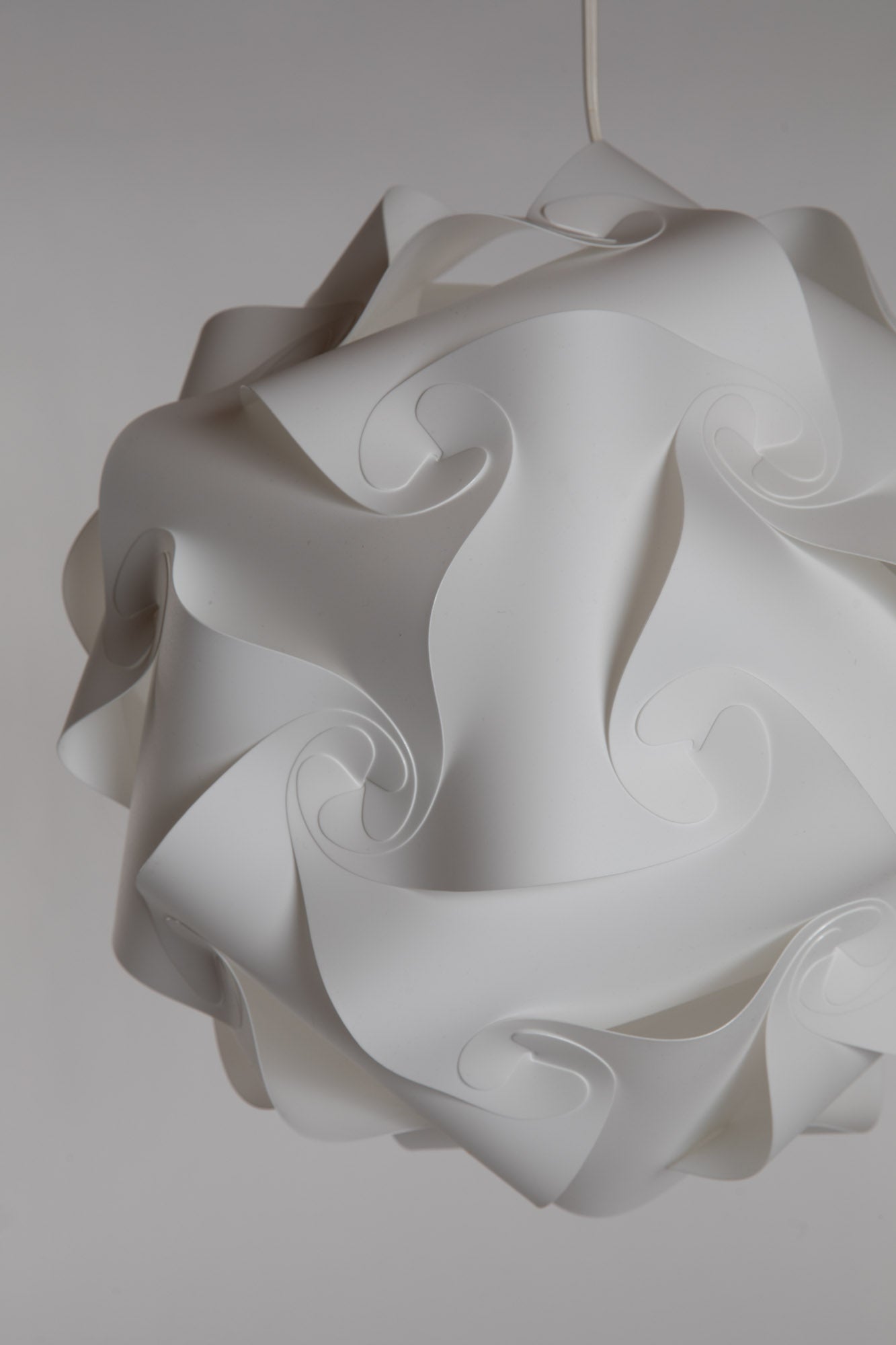 Medium Puzzle Lamp in White