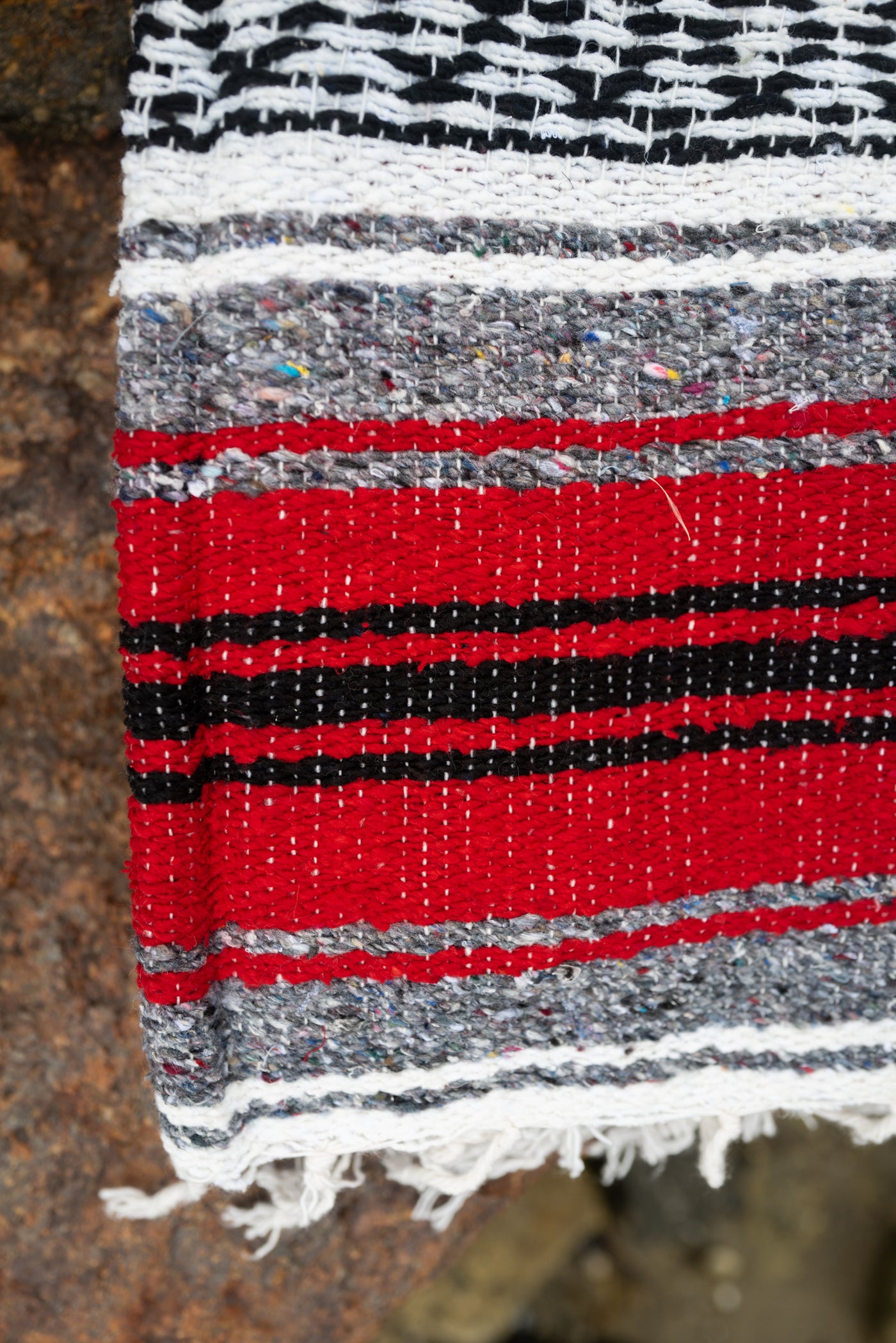 Mexican falsa blanket in red