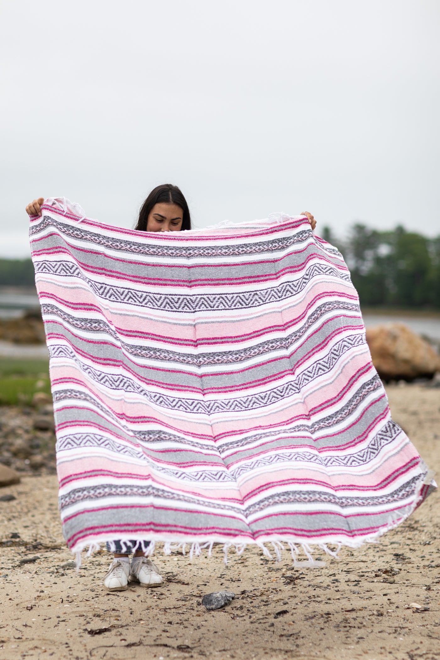 Mexican falsa blanket in rose