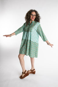 Susan is wearing the one size Shivani Tonal Cotton Tunic in Aquamarine