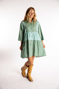 Sophie is wearing the one size Shivani Tonal Cotton Tunic in Aquamarine