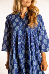 Sophie is wearing the one size Shivani Tonal Cotton Tunic in Indigo