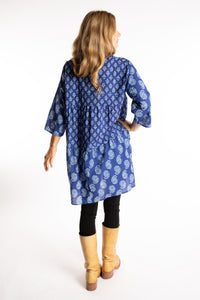 Sophie is wearing the one size Shivani Tonal Cotton Tunic in Indigo