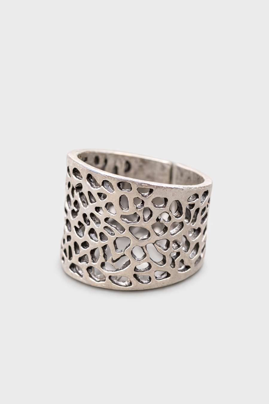 silvery snow leopard adjustable zamak fashion ring with cutout pattern