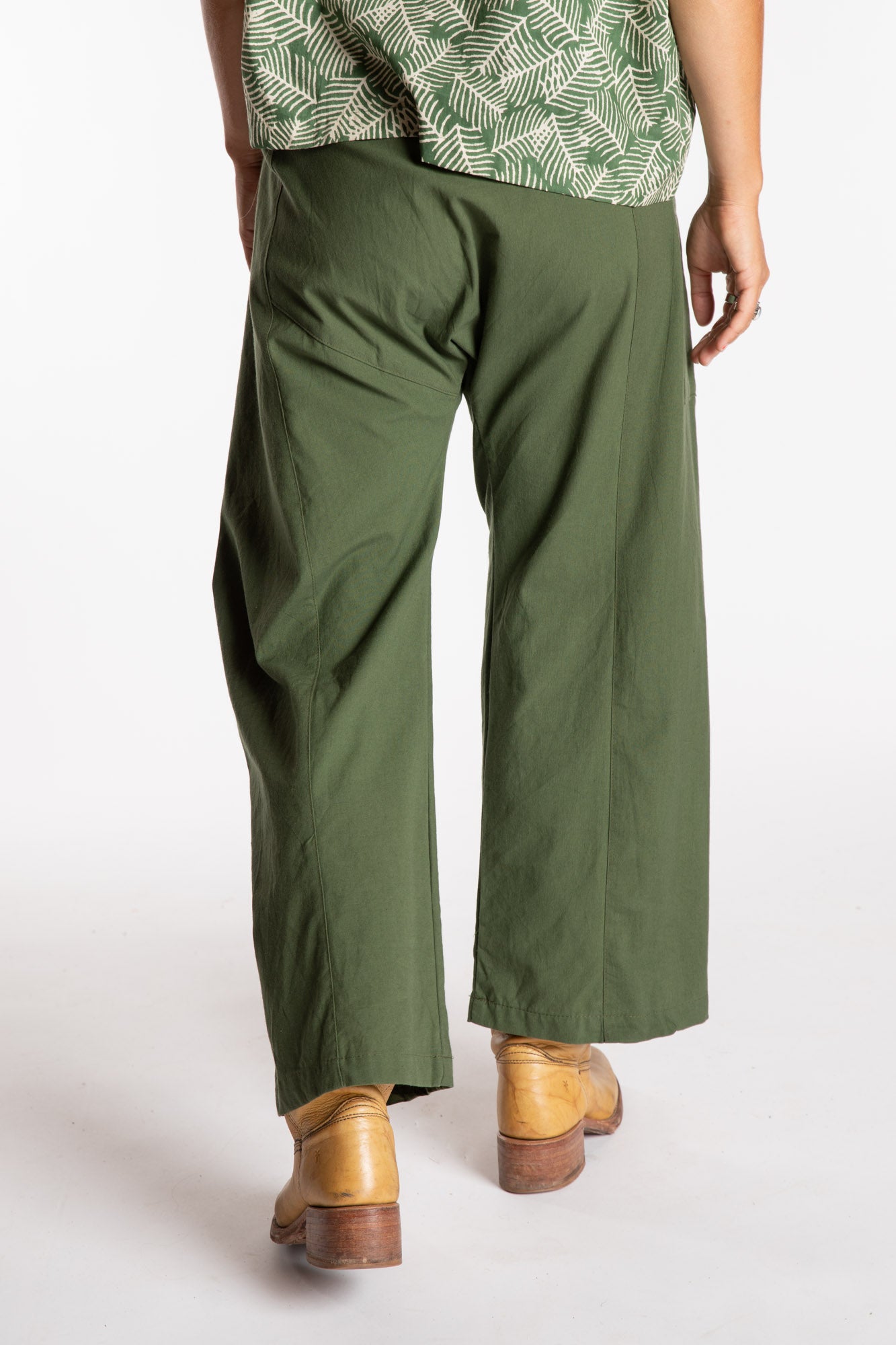 Sophie is wearing the Olive Thai Fisherman Pocket Pants 
