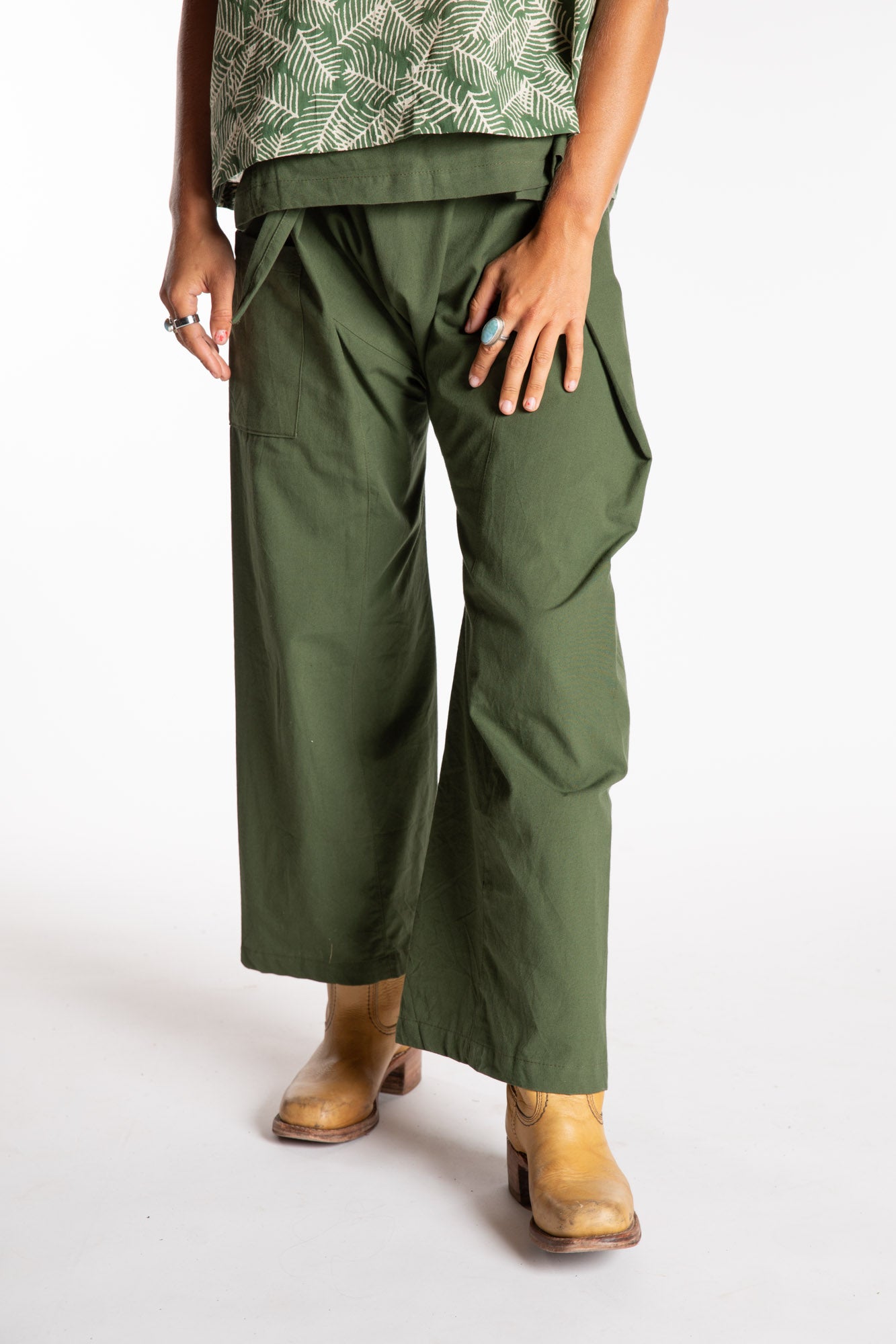 Sophie is wearing the Olive Thai Fisherman Pocket Pants 