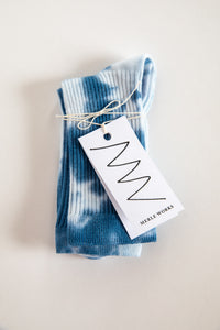 Tie Dye Dress Socks in Indigo