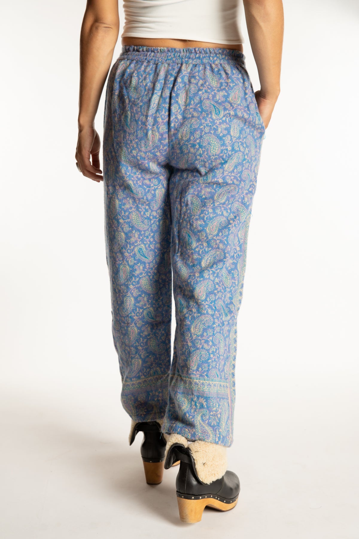 Sophie is wearing the S/M Veda Soft Brushed Pants in Purple