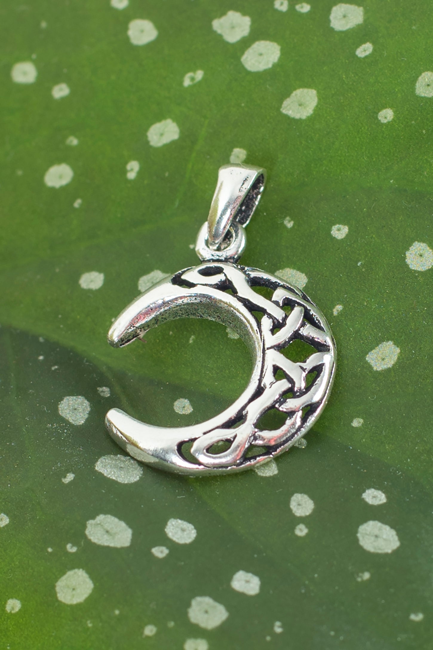 celtic-crescent-moon-pendant