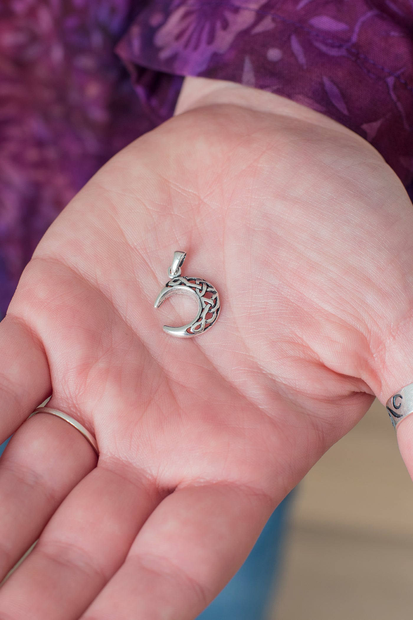 celtic-crescent-moon-pendant