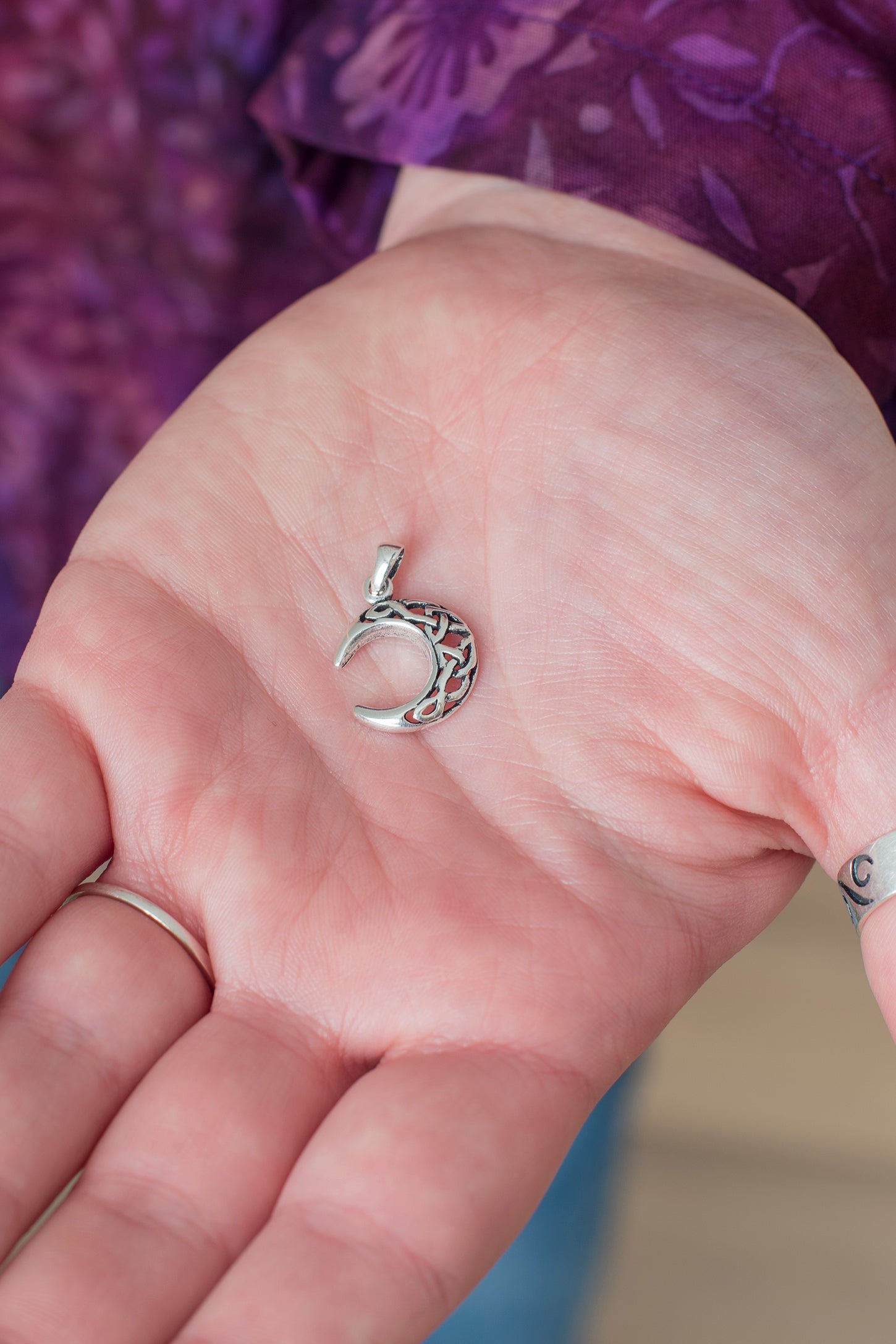 celtic-crescent-moon-pendant