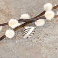 Hull Wave Adjustable Zamak Ring