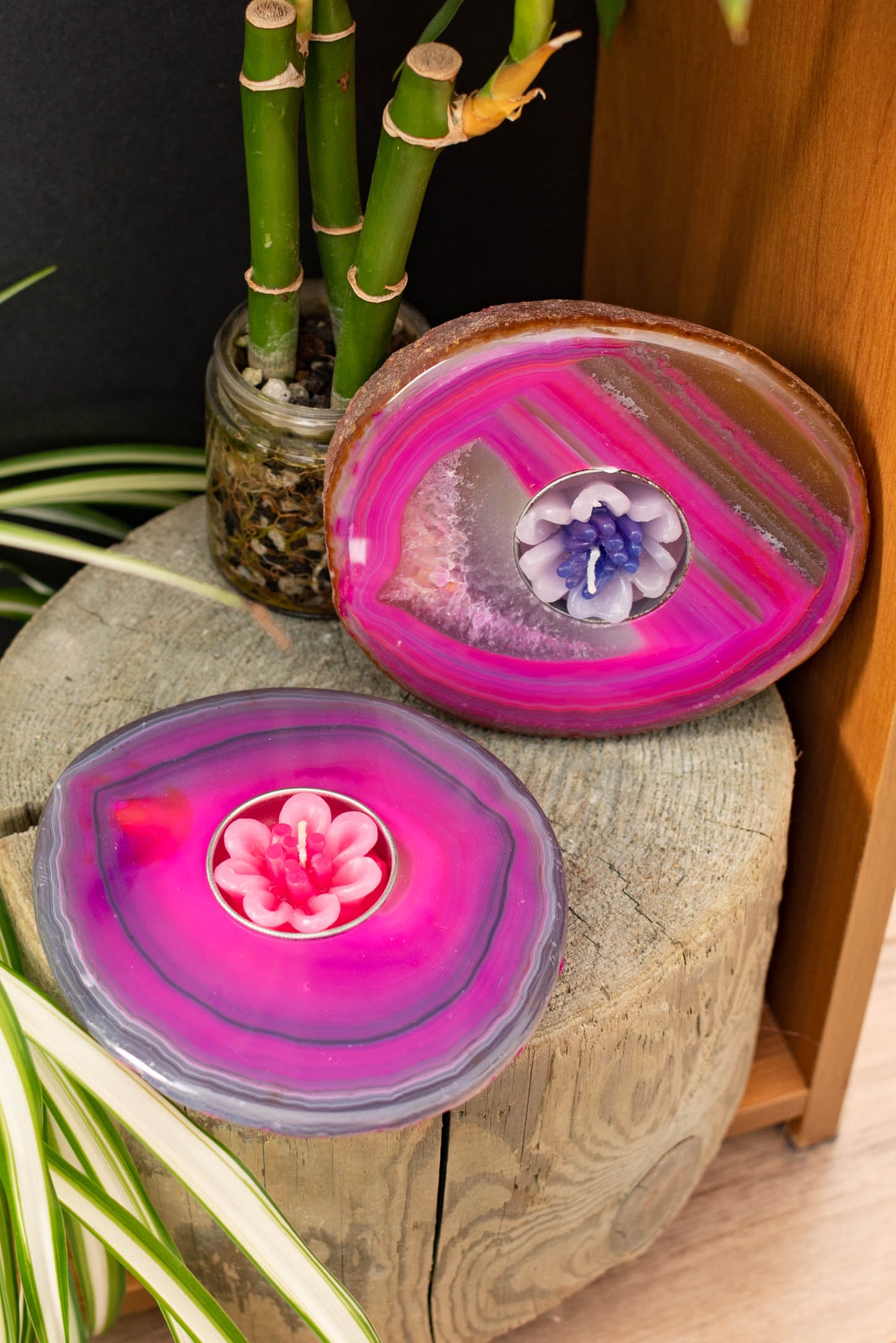 Polished agate tea light holders in pink