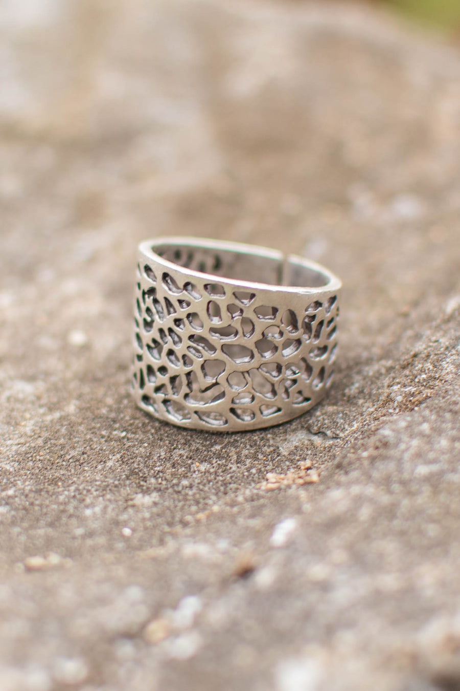 Silvery Snow Leopard Adjustable Zamak Ring