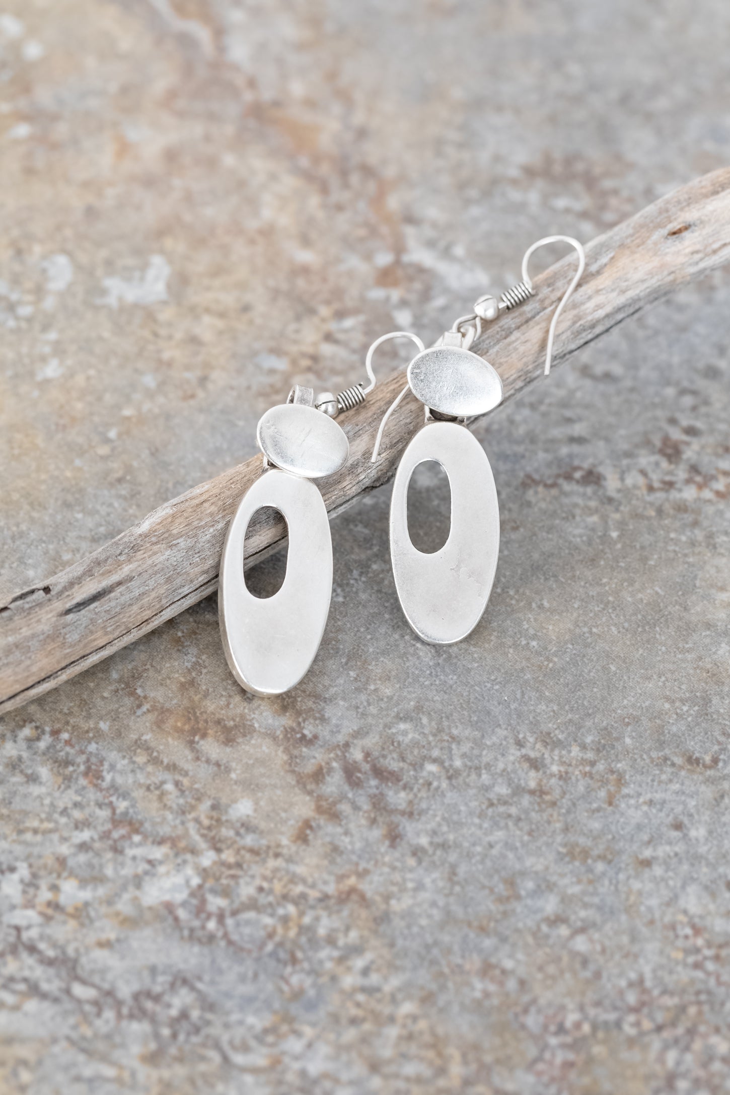 Zamak Mod Oval Earrings