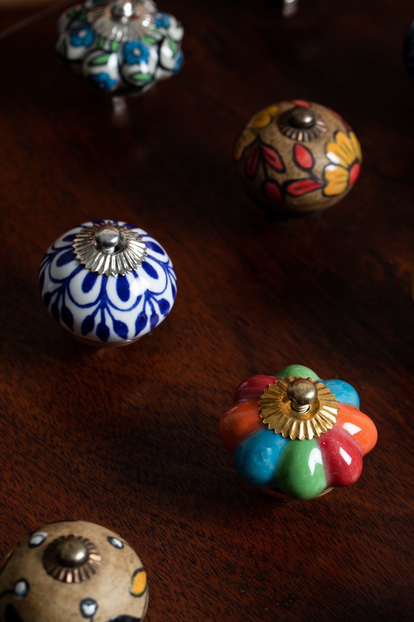 Ceramic Scallop Shape Knob