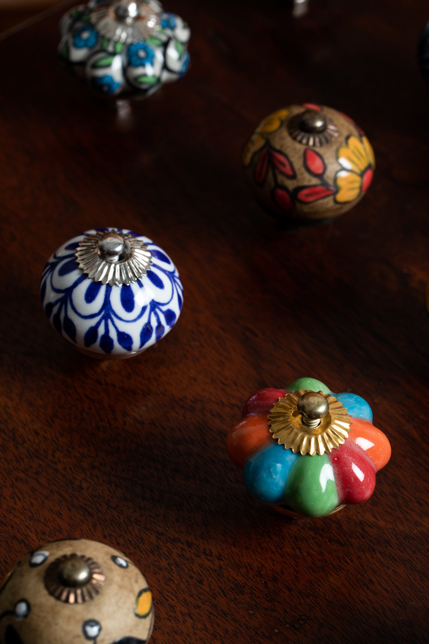 Ceramic Scallop Shape Knob