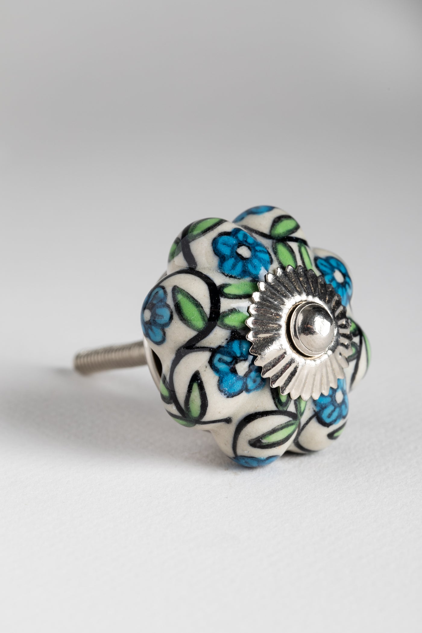 Ceramic Scallop Shape Knob