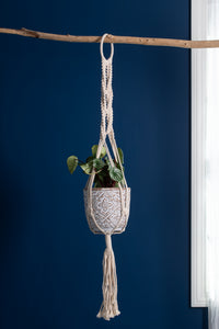 Crochet plant hanger in braid