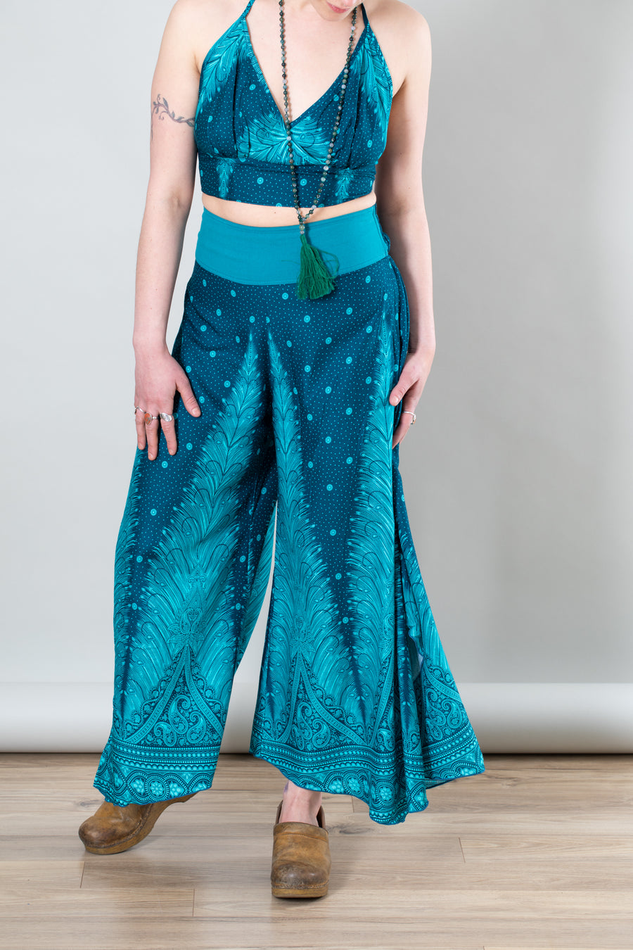 Feather Print Harmony Gaucho Pants