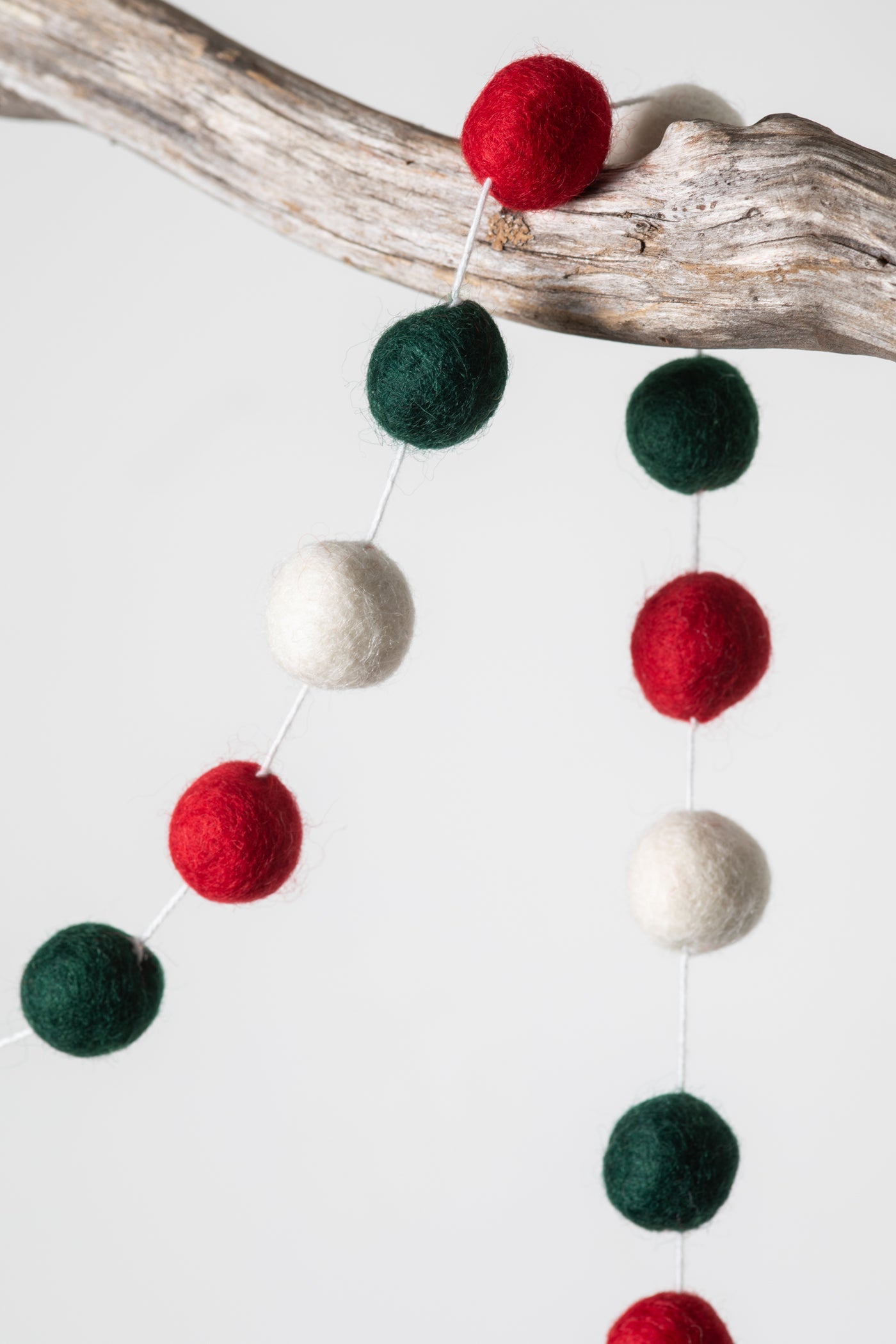 Felt Pom Pom Strand