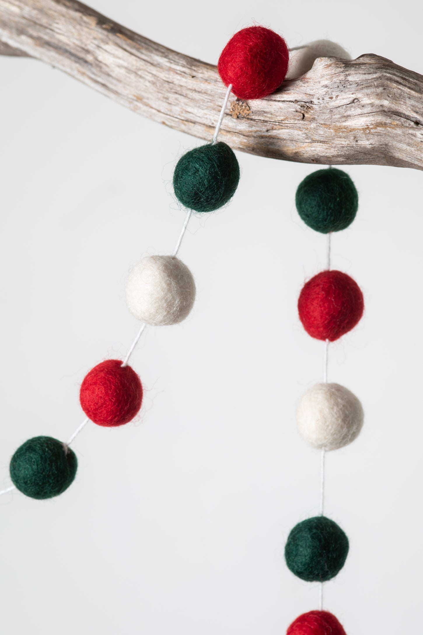 Felt Pom Pom Strand