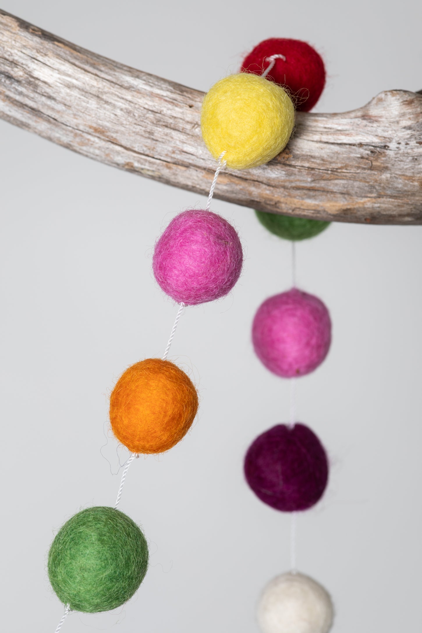 Felt Pom Pom Strand